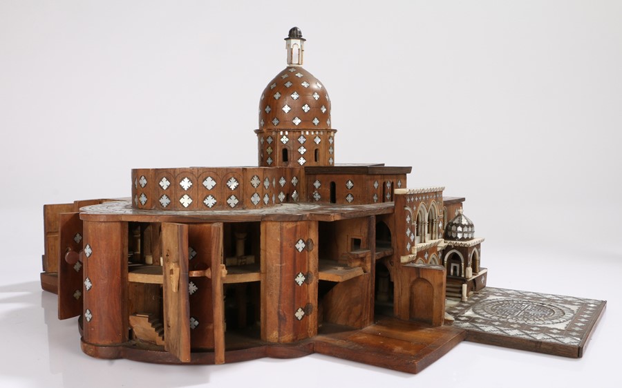 Rare 17th Century model of the Church of the Holy Sepulcher, Jerusalem, in olivewood, intricately - Image 2 of 8