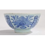 Chinese porcelain bowl, Qing Dynasty, Fujian, decorated with lotus flowers, 15cm diameter