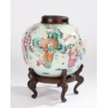 Chinese porcelain jar and cover, Qing dynasty, 19th Century, the hard wood cover with pierced top