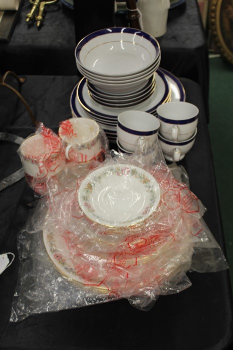 Royal Albert Belinda pattern dinner and tea service with place settings for four, Royal Fernwood - Image 2 of 2