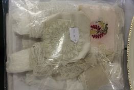 Collection of linen, lace and tatting,to include continental lace, drawn thread work etc. (qty)