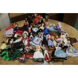 Collection of dolls in World costumes, (qty)