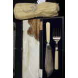 Silver plated fish serving set, housed in a fitted case, eight fish knives and forks (qty)