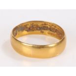 22 carat gold wedding band, 3.5g