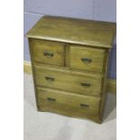 Early 20th Century mahogany chest of drawers, with two short drawers above two graduated drawers,