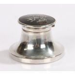 George V silver inkwell, London 1916, makers mark rubbed, the hinged lid with tied ribbon and swag
