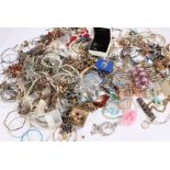 Jewellery to include bangles, bracelets, necklaces, earrings, rings etc. (qty)