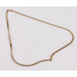 9 carat gold necklace, formed from intermeshed links, 3.9g