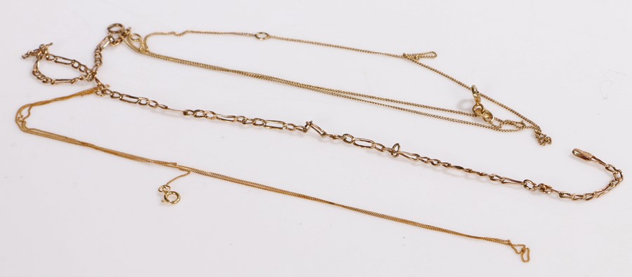 Two 9 carat gold necklaces, silver gilt necklace, gold 1.3g (3)