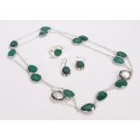Suite of silver, emerald and pearl jewellery, to include necklace, earrings and ring (4)