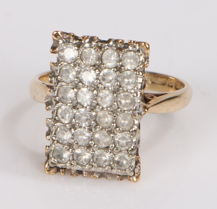 9 carat gold ring set with a rectangle of clear paste, ring size I, 3.6g