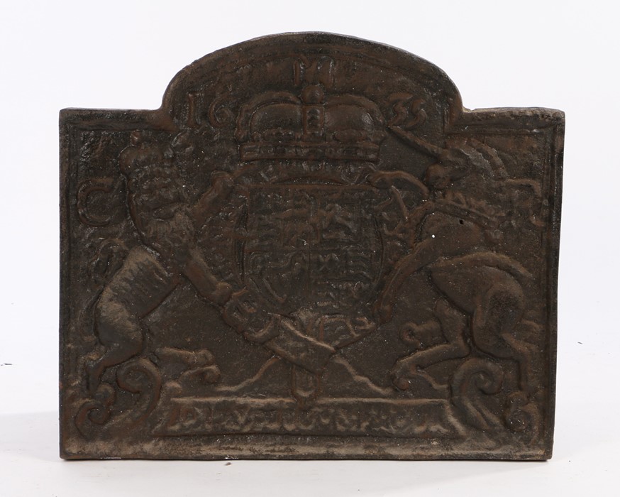 Cast iron fireback, with the date 1635 above the Royal Coat of Arms, 60cm wide