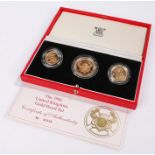 Royal Mint United Kingdom Gold Proof Set, 1986, the cased set with the Two Pound, Sovereign and Half