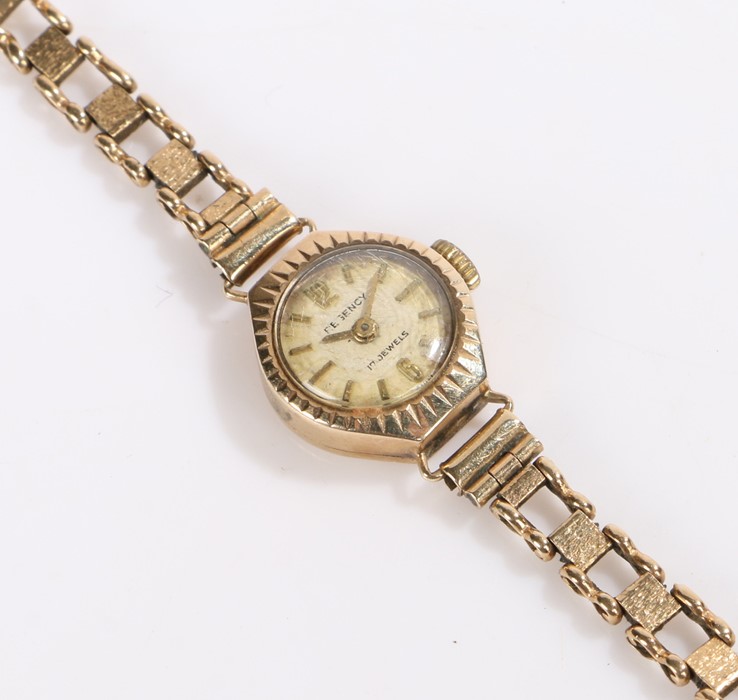 Regency 9 carat gold ladies wristwatch, with a signed dial and baton hours, manual wound, 9 carat