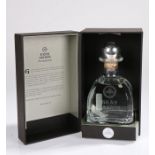 Gran Patron Platinum Silver Tequila, 100% Agave Bottle No 21952C with gift box 70cl, 40%