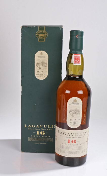 Lagavulin16 Year Old Single Malt Whisky, Single Islay Malt Whisky, 70cl, 43%