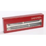 Sheaffer pen set, in black, to include a fountain pen and a ball point pen, cased