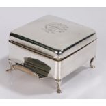 George V silver cigarette box/ dispenser, Birmingham 1912, maker Sanders & Mackenzie, the hinged lid