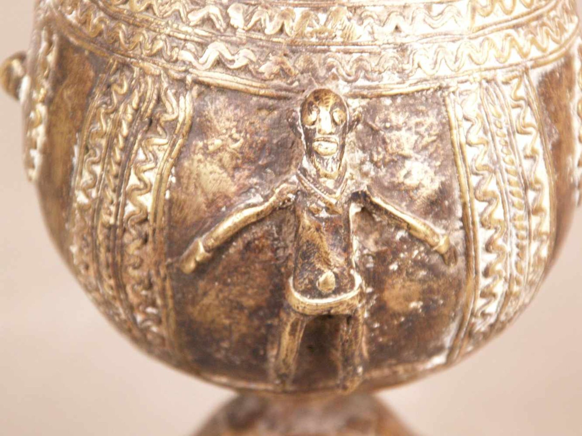 Zwei Gefäße - Ashanti, Ghana, Bronze, verschiedene Größen und Ausführungen, ovoide Form auf - Bild 3 aus 8