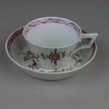 Tasse mit Untertasse Meissen - um 1800- Meissen Schwertermarke, Bemalung mit floralem Dekor im