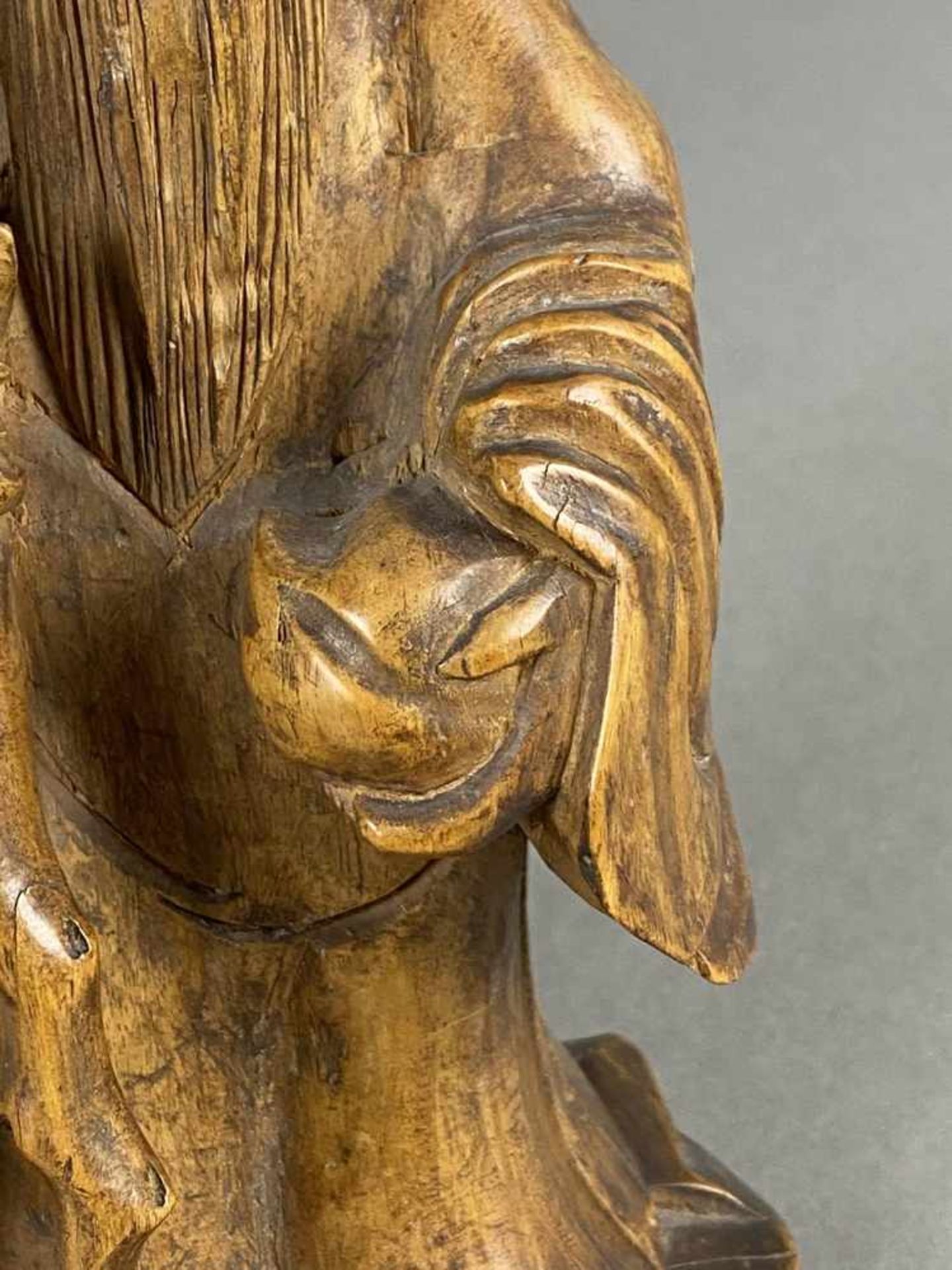 Shoulao mit Dienerknaben - China, Qing-Dynastie, 18./19.Jh., sehr feine Holzschnitzerei, stehend, in - Bild 4 aus 8
