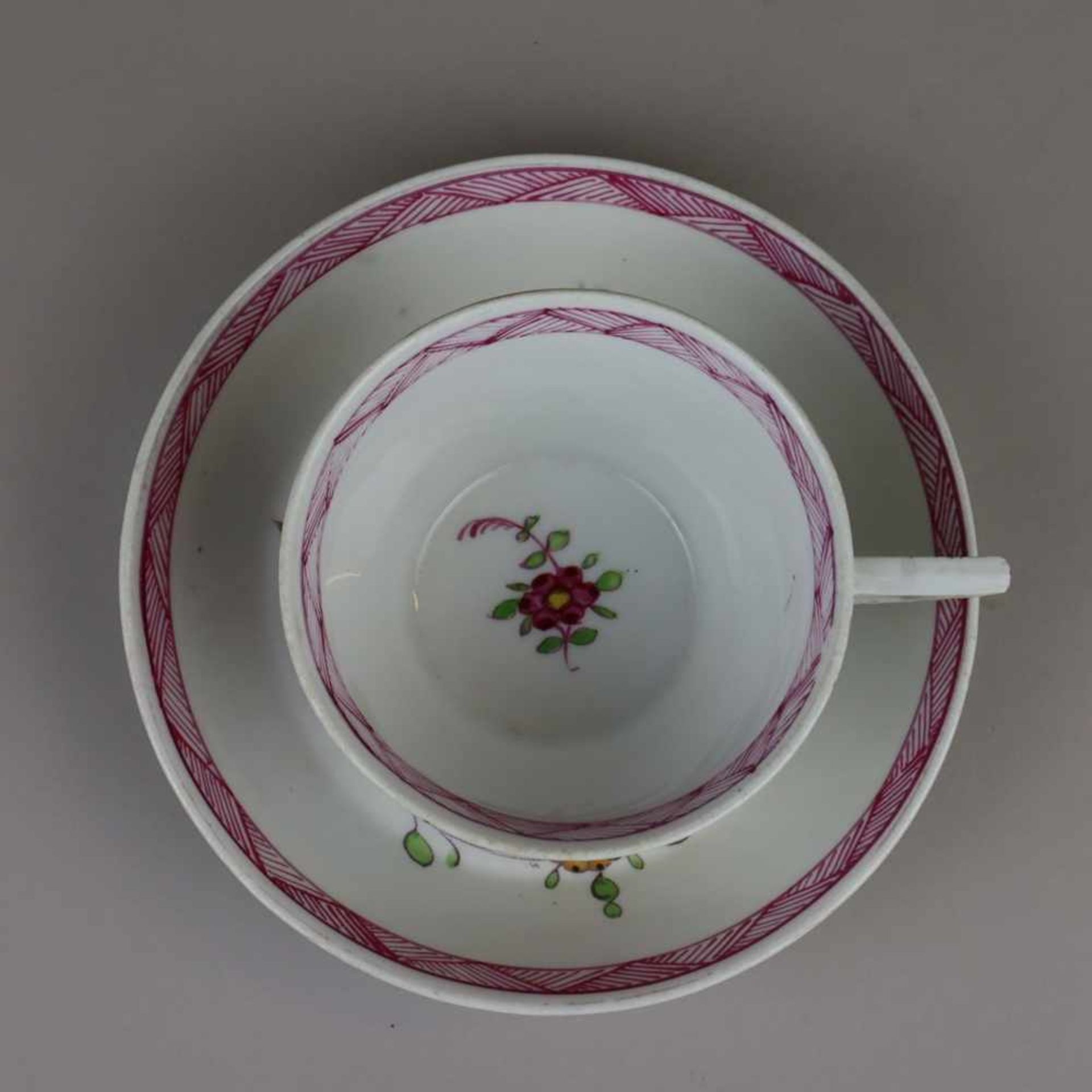 Tasse mit Untertasse Meissen - um 1800- Meissen Schwertermarke, Bemalung mit floralem Dekor im - Bild 2 aus 8