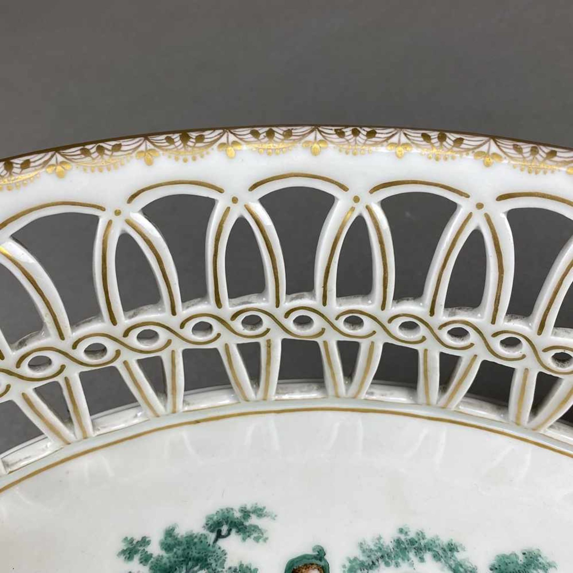 Korbschale Fürstenberg - Porzellan, ovale, durchbrochen gearbeitete Wandung mit zwei Henkeln, - Bild 5 aus 8