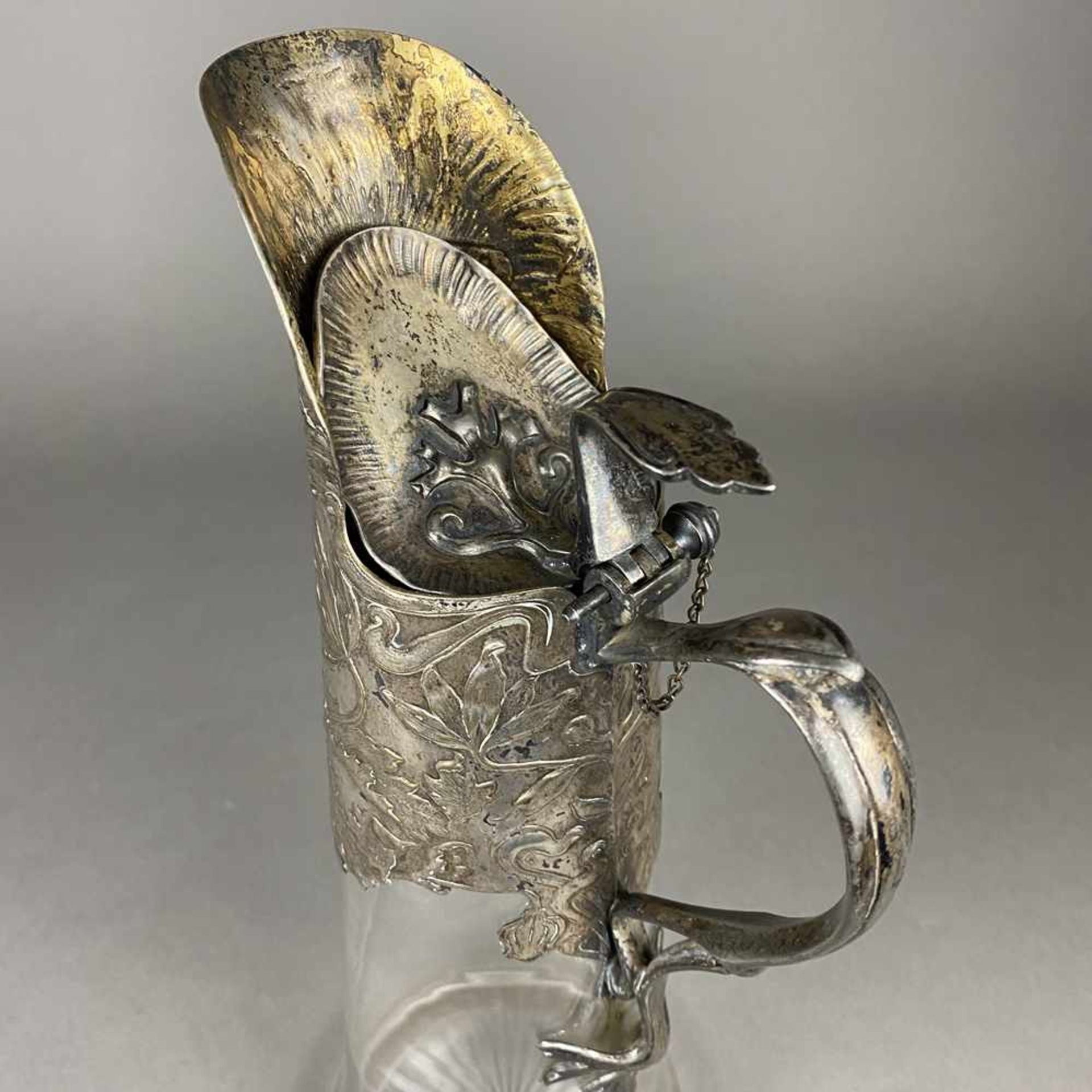 Jugendstil-Karaffe - Klarglas mit Metallmontierung, hohe konische Wandung mit sternförmigem - Bild 3 aus 9