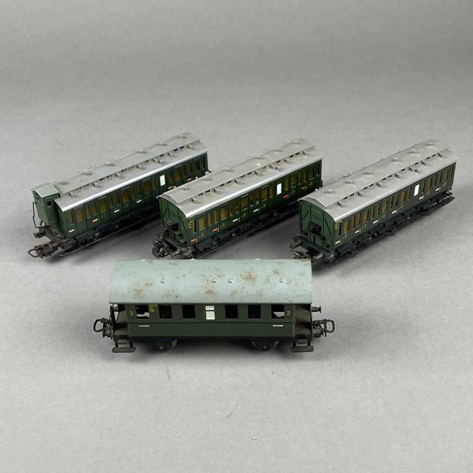 Konvolut Märklin Eisenbahn Personenwagen - 2x 4004 Abteilwagen, 1x 4005 Abteilwagen mit