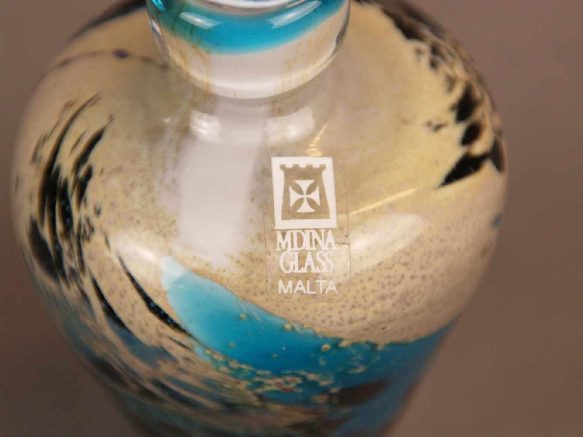 Glasflakon - Mdina Glas, Malta, buntes Glas, farblos überfangen, Boden mit Ritzsignatur, mit - Bild 3 aus 7