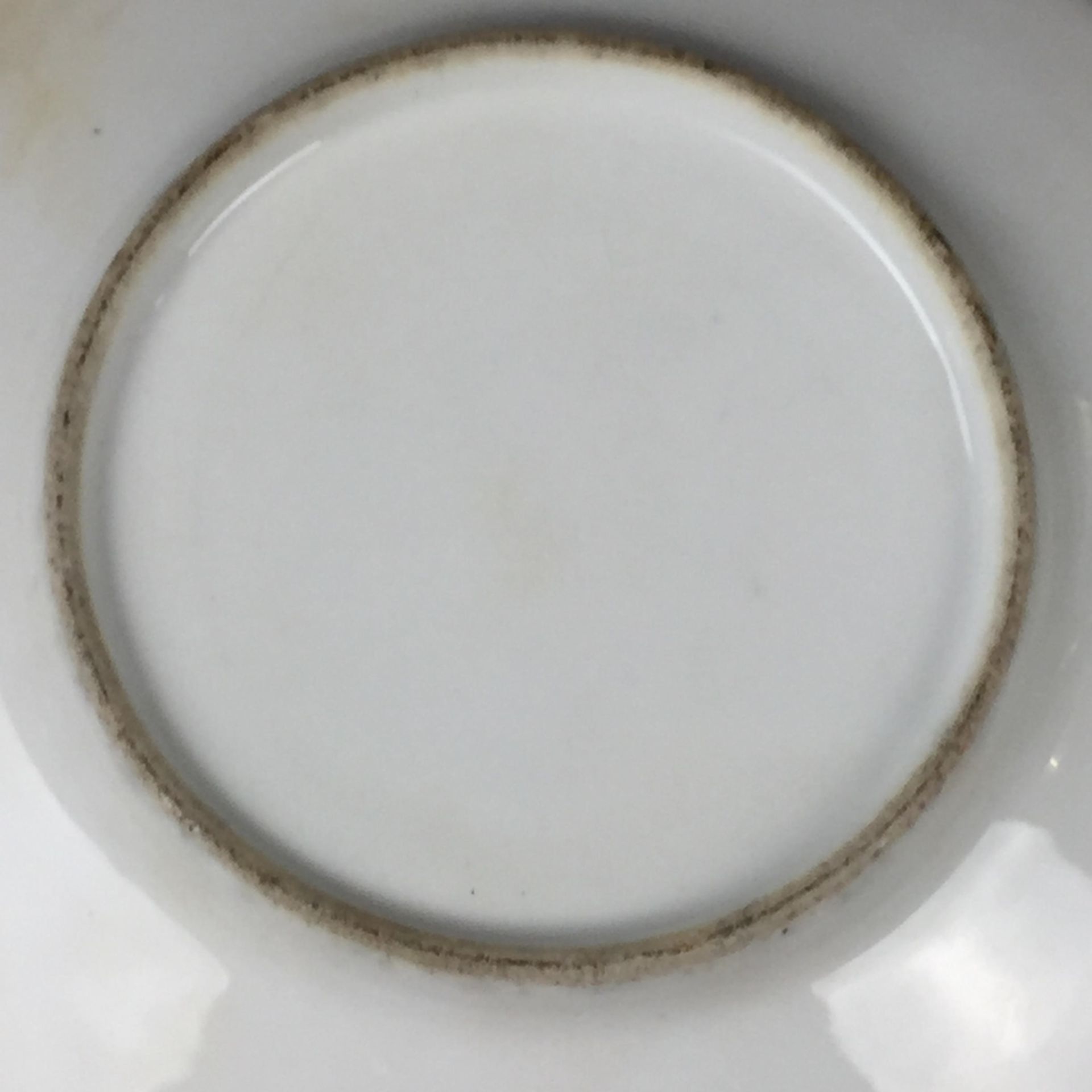 Andenkentasse mit Untertasse - 19. Jh., Porzellan, reicher Golddekor, Tasse innen vergoldet, - Bild 5 aus 6