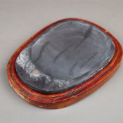 Tuschestein mit Phönixdekor - China, Tuschestein mit fein eingeschnittenem Phönixmotiv, ca.15,5 x 11