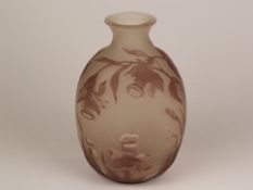 Vase - im Art Nouveau-Stil, Cristiro, Rumänien, opakes Glas, roséfarbener Überfang, umlaufender