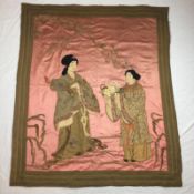 Wandbehang - China, roséfarbene Seide mit großformatiger polychromer Stickerei, teils Silberfäden,