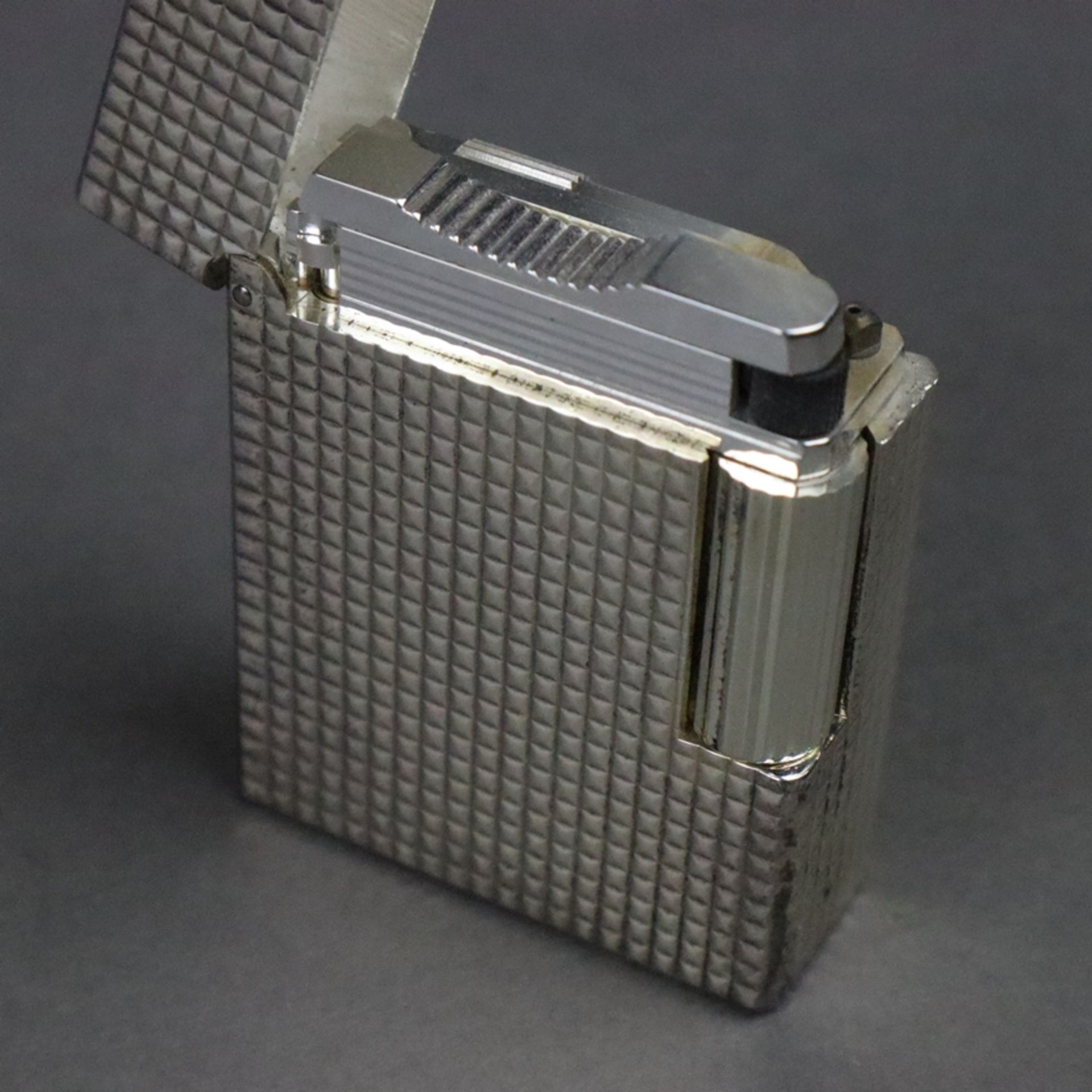 Feuerzeug - S. J. Dupont Paris, Briquet de Poche L1 Plaque Argent Petits Diamants, Seriennr. - Bild 6 aus 10