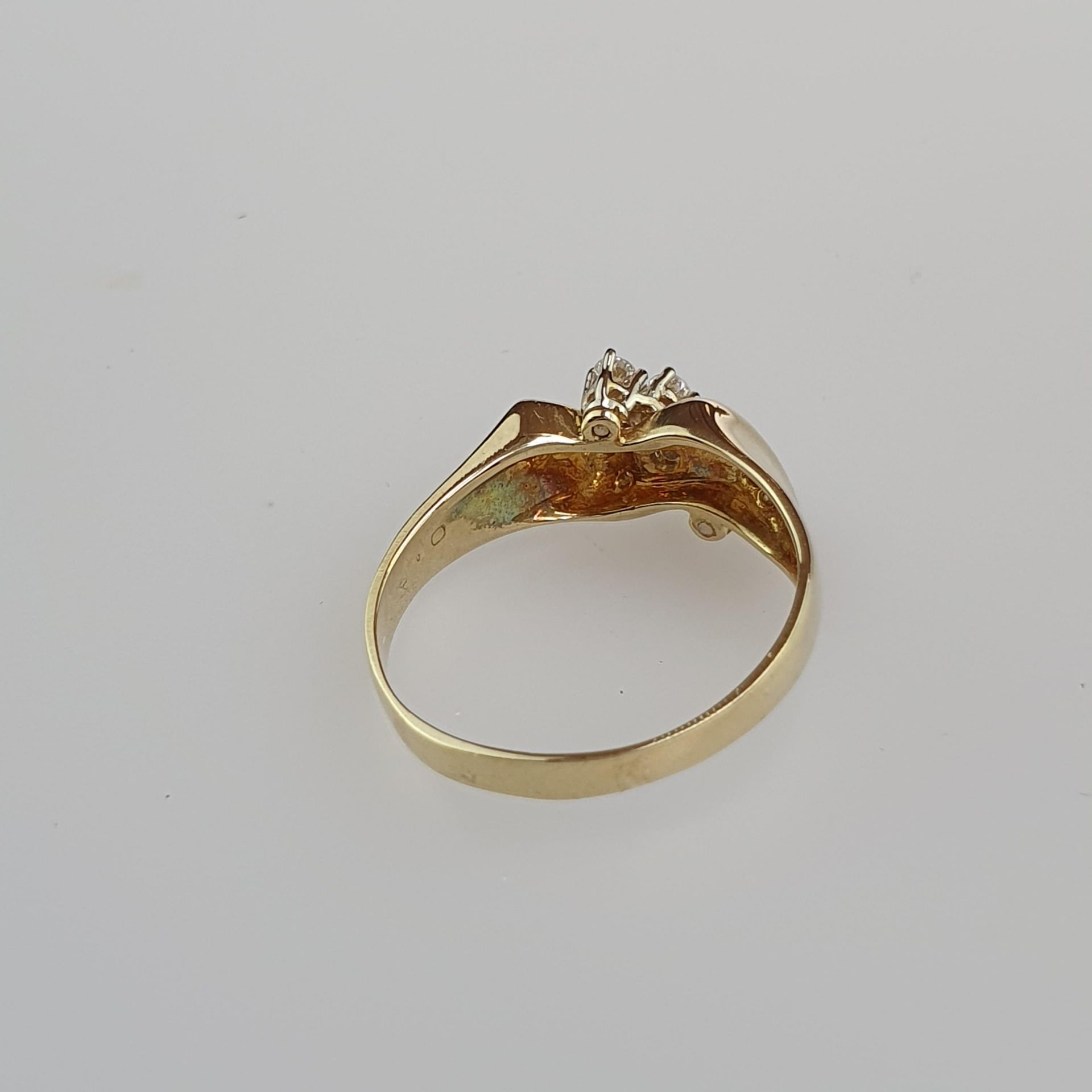 Diamantring - Gelbgold 585/000, gestempelt, Ringkopf diagonal besetzt mit 4 Diamanten von zusammen - Bild 3 aus 4