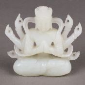 Jade-Avalokiteshvara - China, feine Schnitzarbeit aus gleichmäßig weißer Jade, 8-armig in