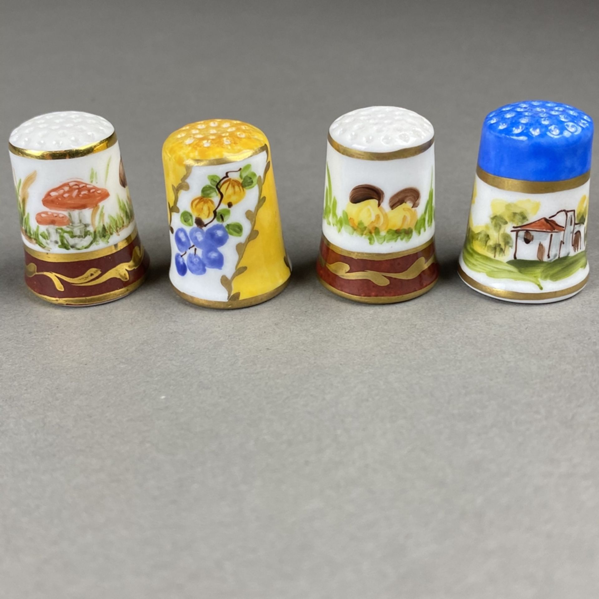 25 Fingerhüte - Porzellan, überwiegend England, unterschiedliche Hersteller und Dekore, u.a. 2x - Bild 4 aus 5