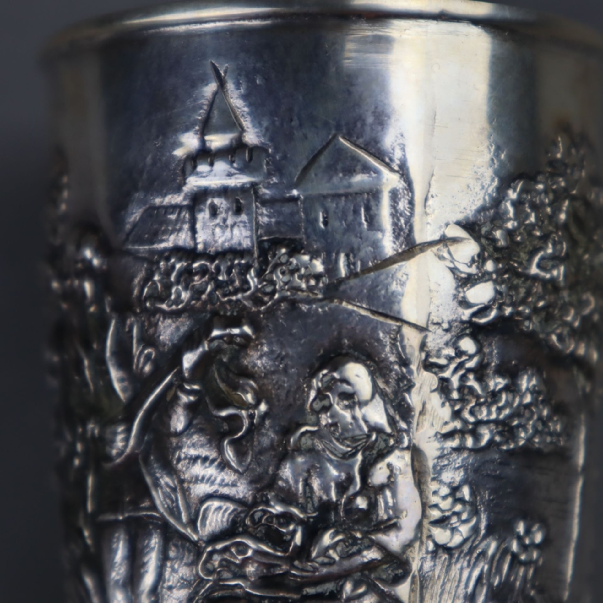 Konischer Silberbecher - 800er Silber, Punzen: Krone, 800, Wandung umlaufend mit Reliefdekor: - Bild 4 aus 6