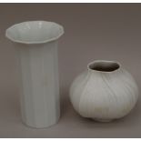 2 Vasen - 20 Jhdt.,Rosenthal,studio-linie,1x weiß,polygonale Wandung,H.ca.35,5 cm/1 Ziervase