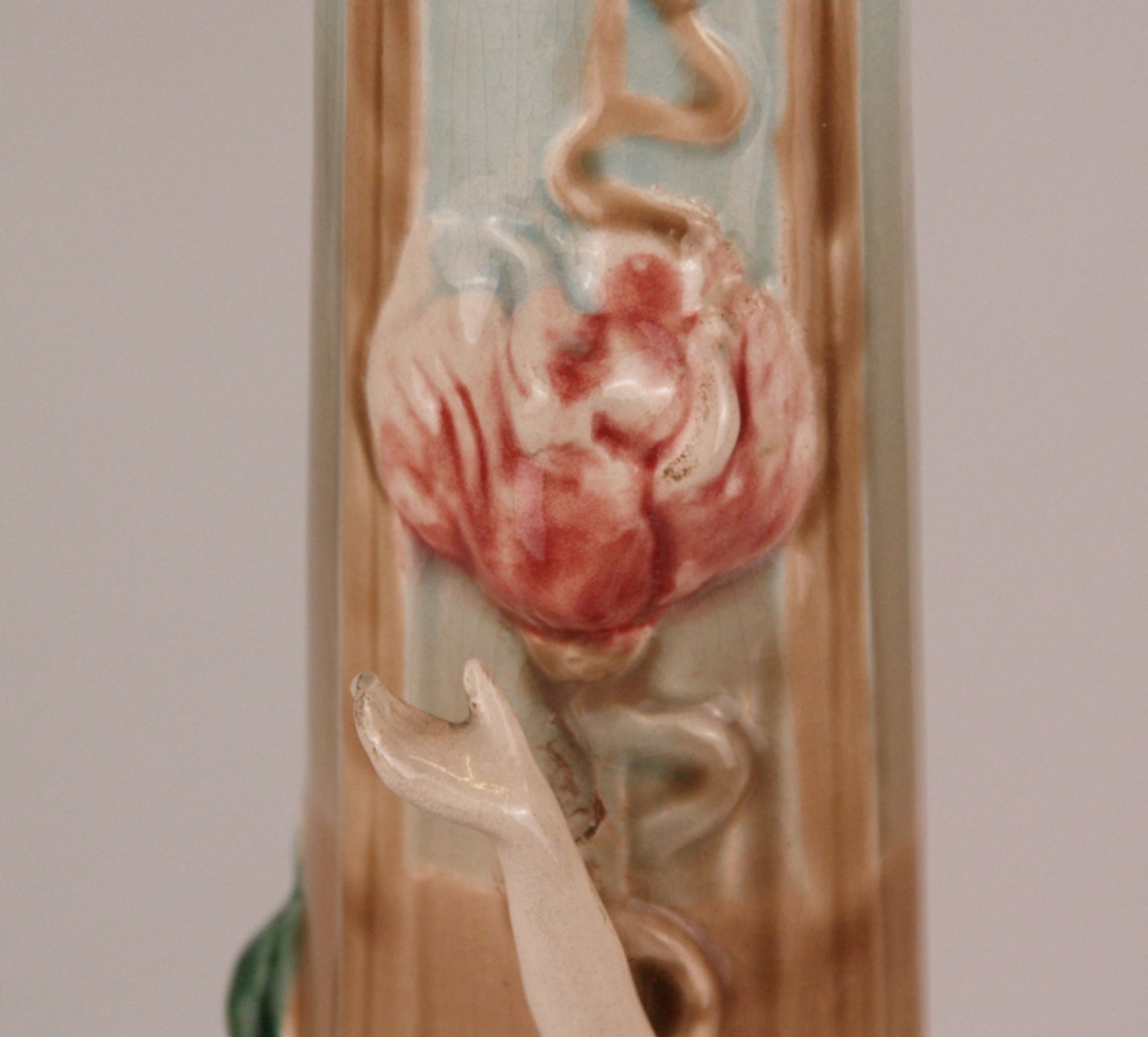 Zwei Jugendstil-Vasen - 1x große Vase, gebauchter Korpus mit langem Enghals, vierfach gelappte - Bild 5 aus 13