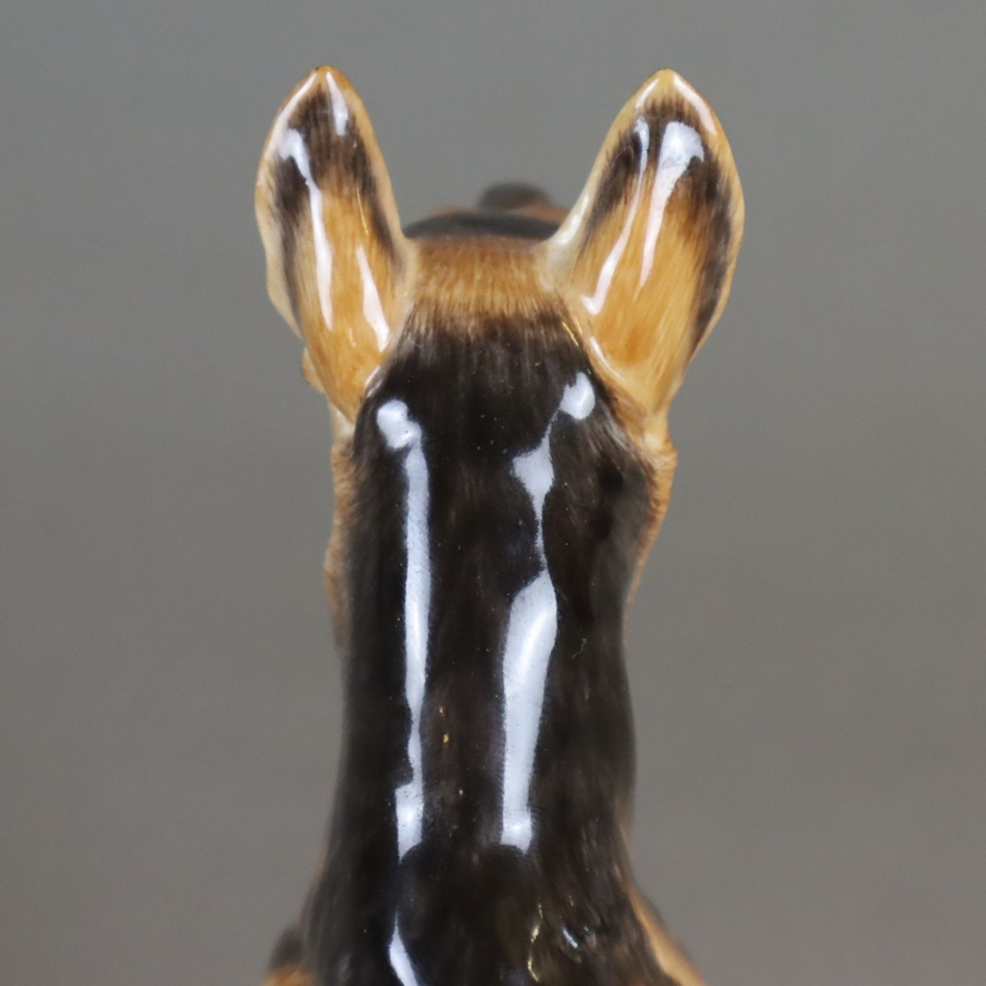 Meissen Tierfigur "Schäferhund" - unterglasurblaue Schwertermarke, Entwurf von Paul Walther 1915, - Bild 9 aus 12