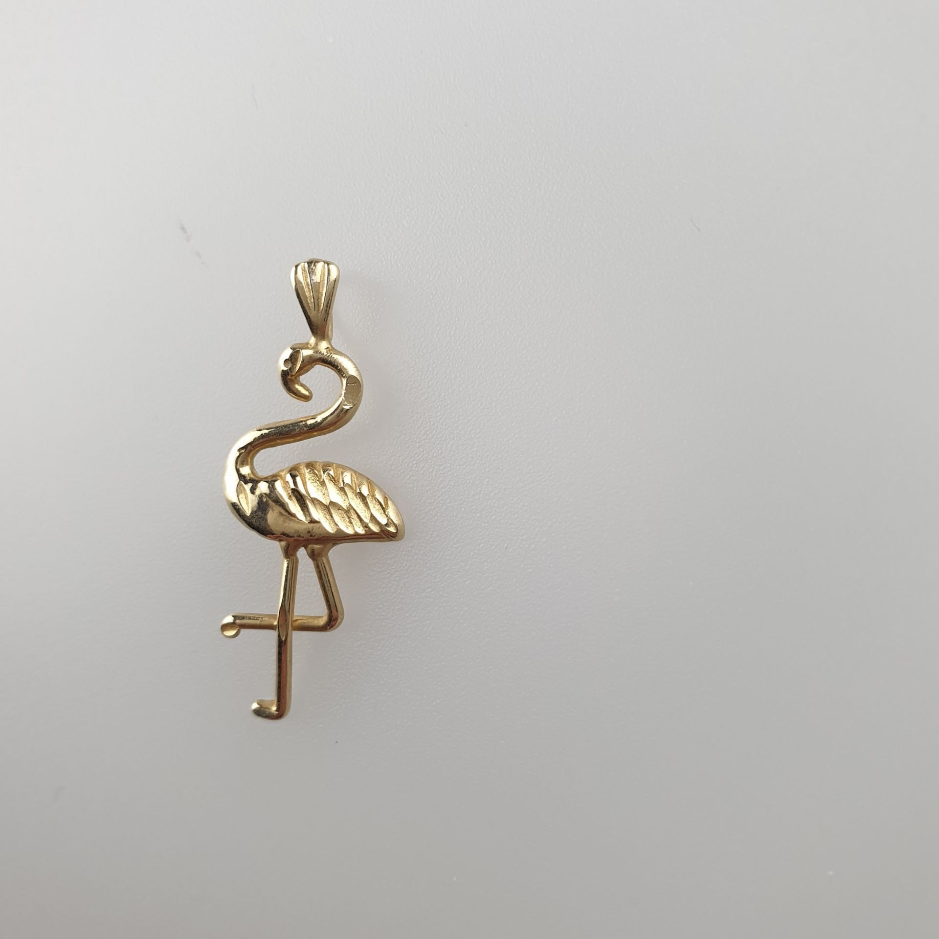 Flamingo-Anhänger - 14Kt.Gelbgold, gestempelt, L.ca.3cm, ca.1,5g - Bild 2 aus 3