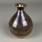 Steinzeug-Vase - China, im Stil der Song-Dynastie (1127-1279), Jizhou-Steinzeug mit dunkelbrauner