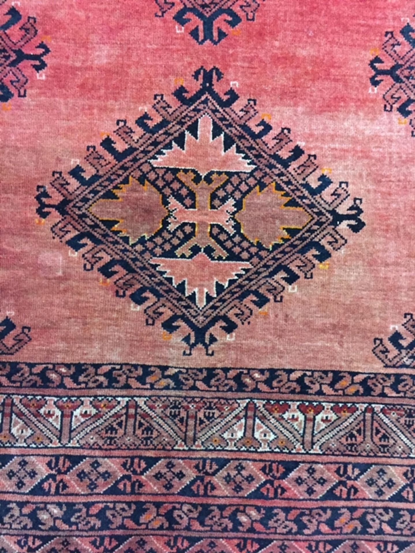 Belutsch-Teppich - Afganistan, 20.Jh., Wolle, rotgrundig, rechteckiges Mittelfeld, mehrfache - Bild 4 aus 9