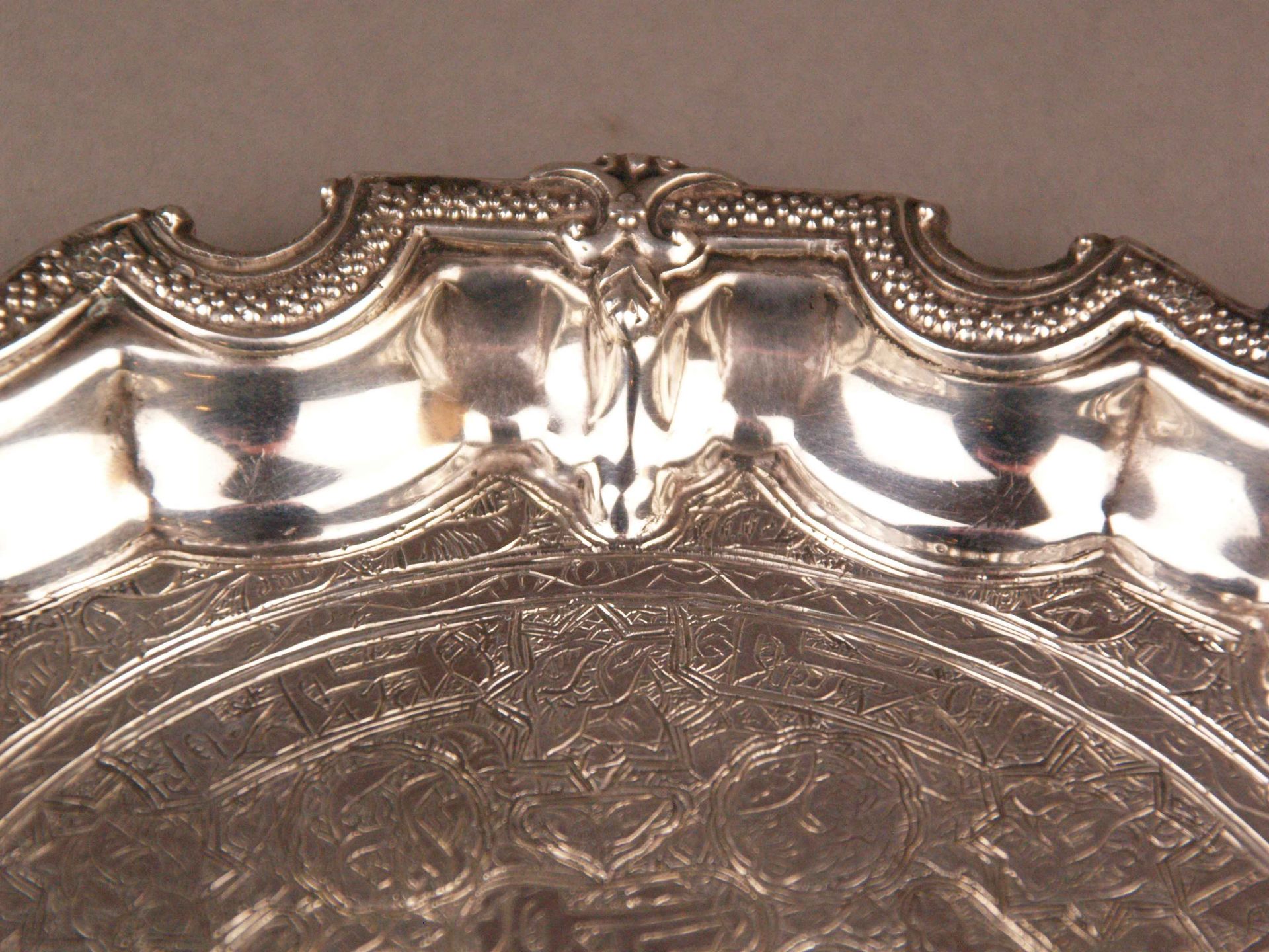 Silberteller - Ägypten, auf der Unterseite gepunzt mit ägyptischer Beschaumarke mit Lotosblume, - Bild 3 aus 10