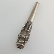 Zigarettenspitze - Silber gestempelt „S 925“ Endstück als vollplastischer Drachenkopf gearbeitet,