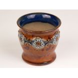Keramik-Zierbecher - Royal Doulton, England, Modellnummer 6833, außen braune Glasur, umlaufend
