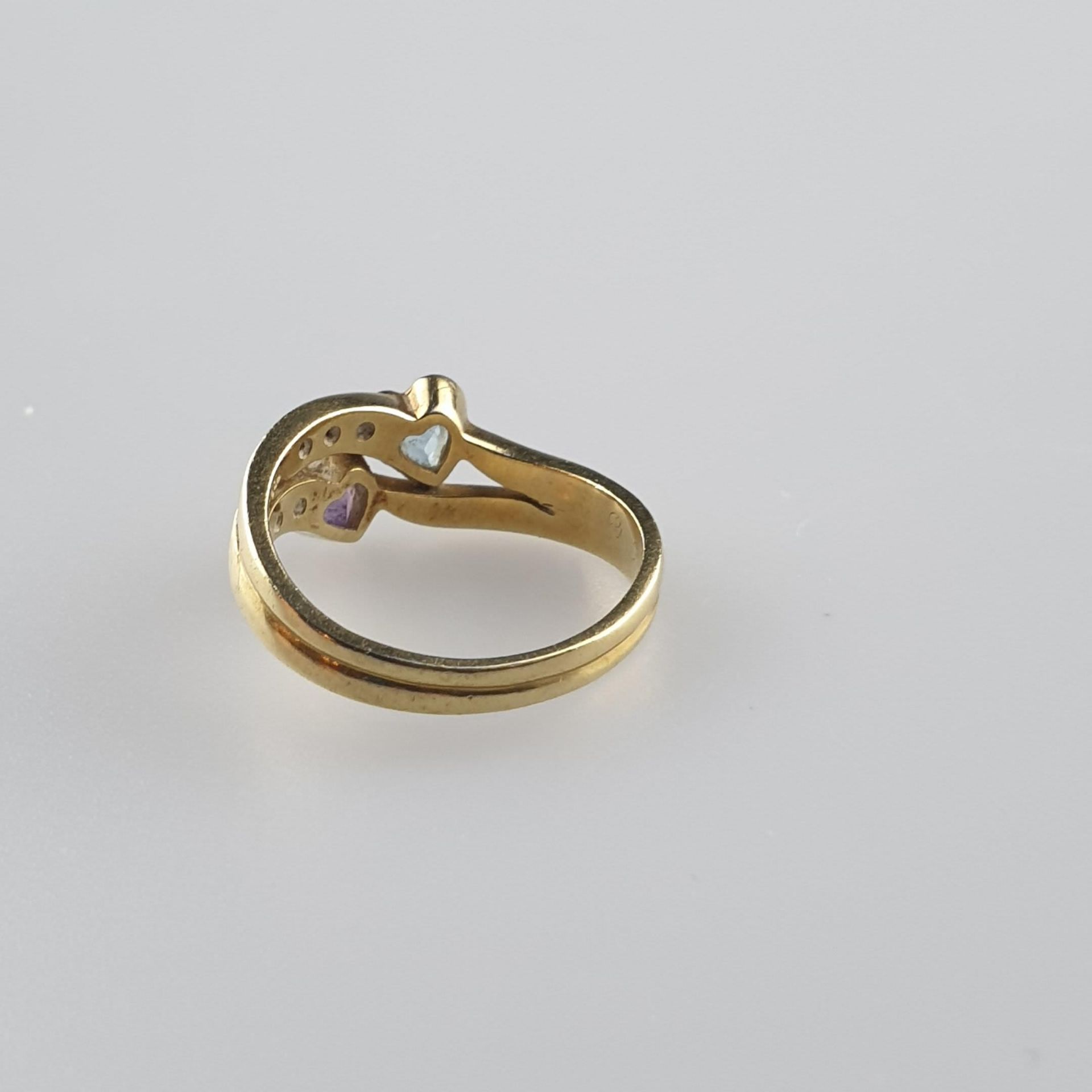 Verlobungsring - Gelbgold 750/000, gestempelt, Besatz mit 6 kleinen Diamanten sowie 1 herzförmigen - Bild 3 aus 4