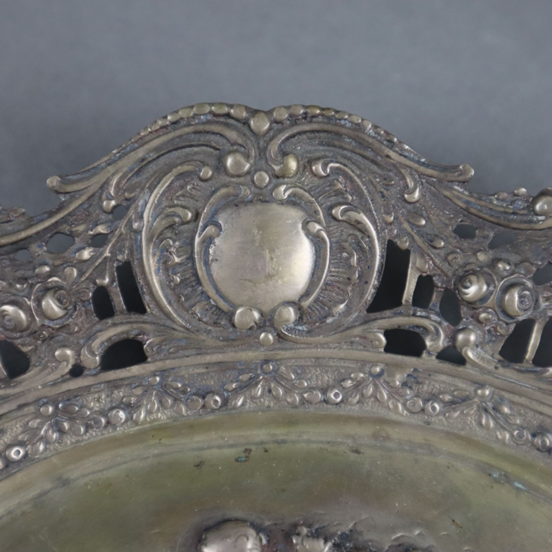 Ovale Korbschale - 800er Silber, gestempelt, im Spiegel Puttendekor im Relief, durchbrochene Fahne - Bild 4 aus 6